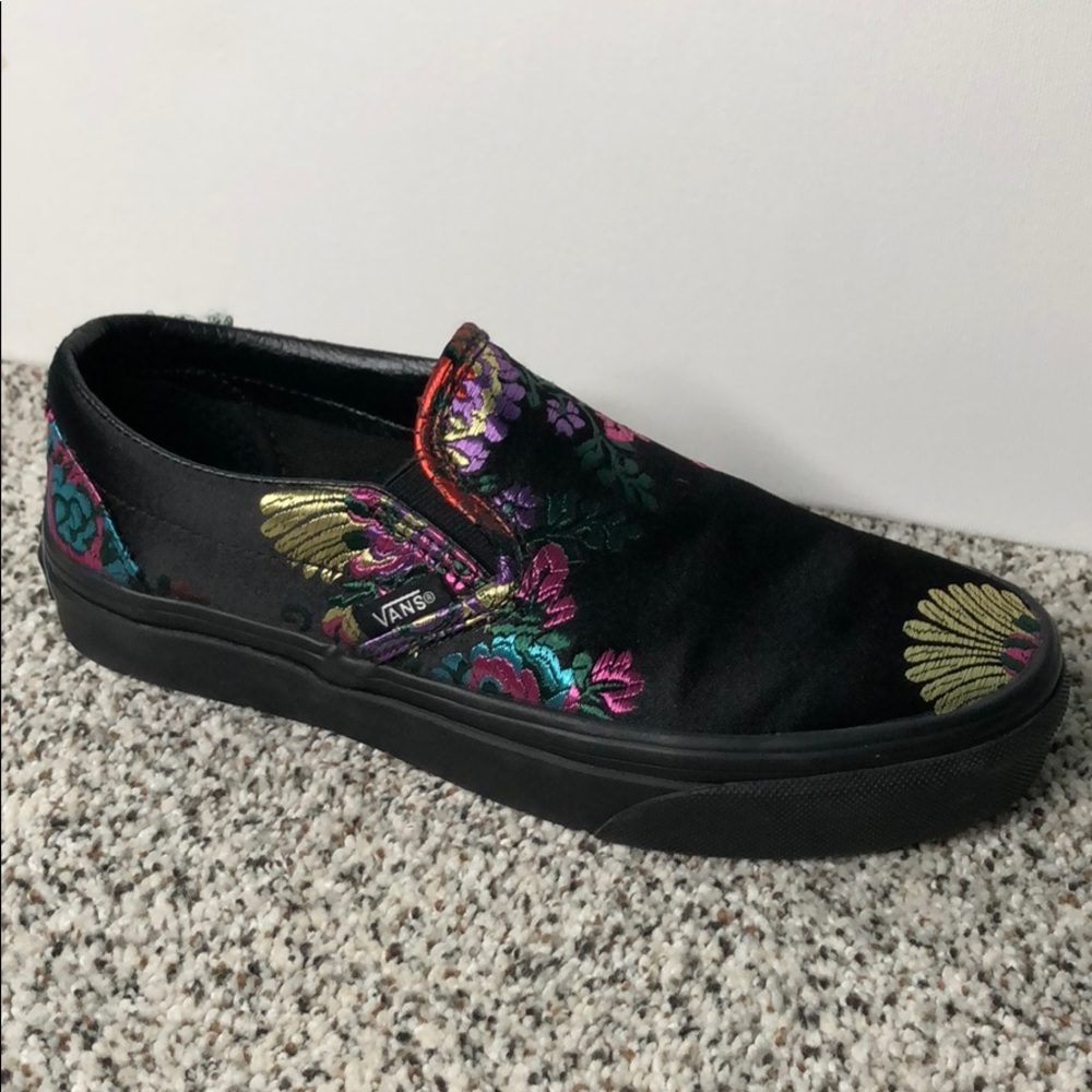 Vans - Picture 5 of 9